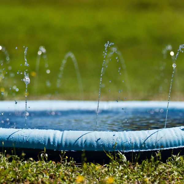 Ferribiella Piscina Splash Pool ø150cm Gioco d'Acqua per Cani - Dettaglio zampilli d'acqua