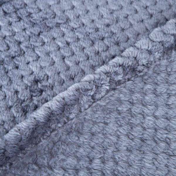 Coperta per Cani e Gatti Grey - Trama